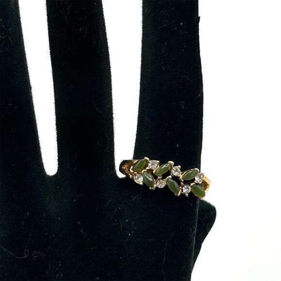 Unbranded Jewelry - Vtg Jewelry Gold Tone Clear and Green Stones Costume 9.5 Ring